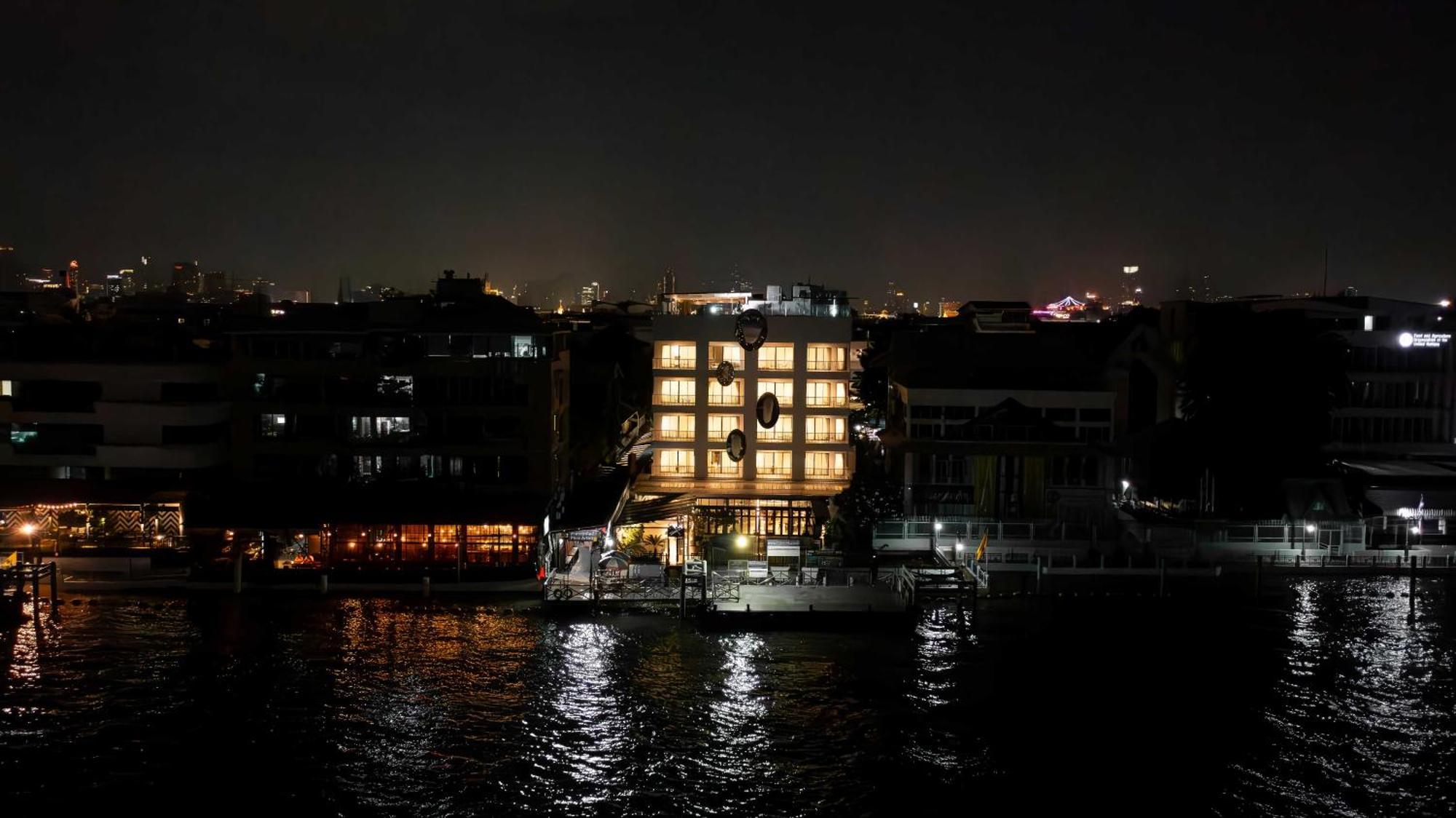 Hotel The Standardx, Bangkok Phra Arthit Exterior foto