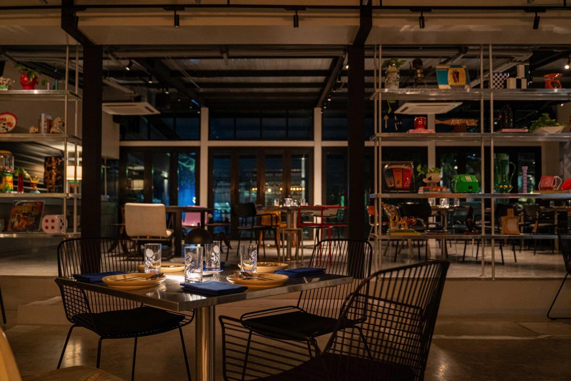 Hotel The Standardx, Bangkok Phra Arthit Exterior foto