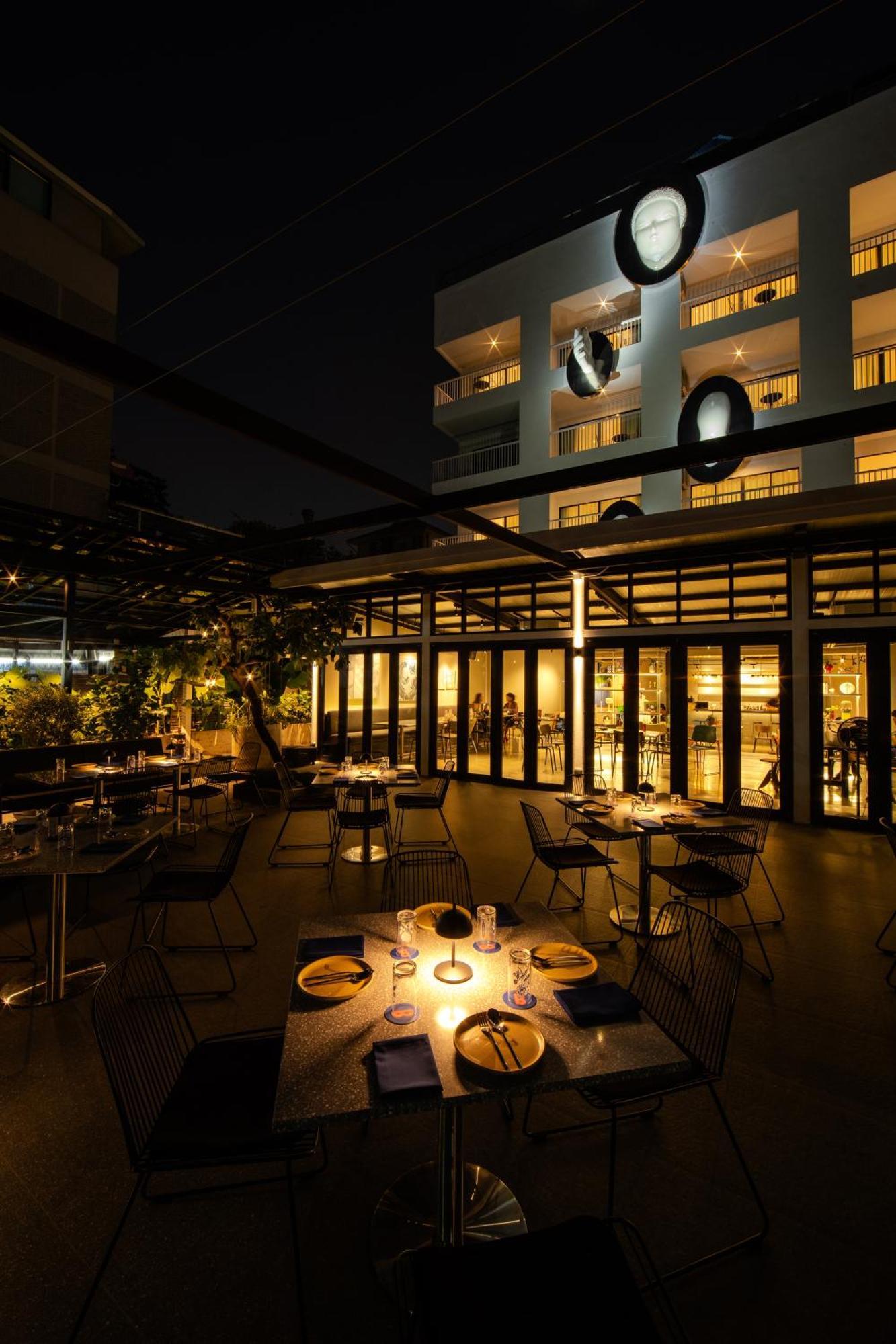 Hotel The Standardx, Bangkok Phra Arthit Exterior foto