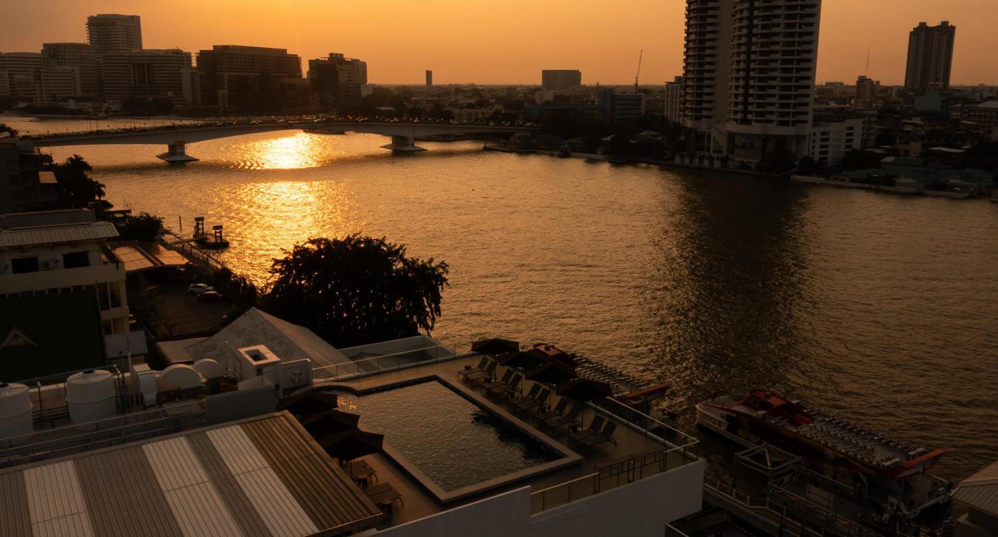 Hotel The Standardx, Bangkok Phra Arthit Exterior foto