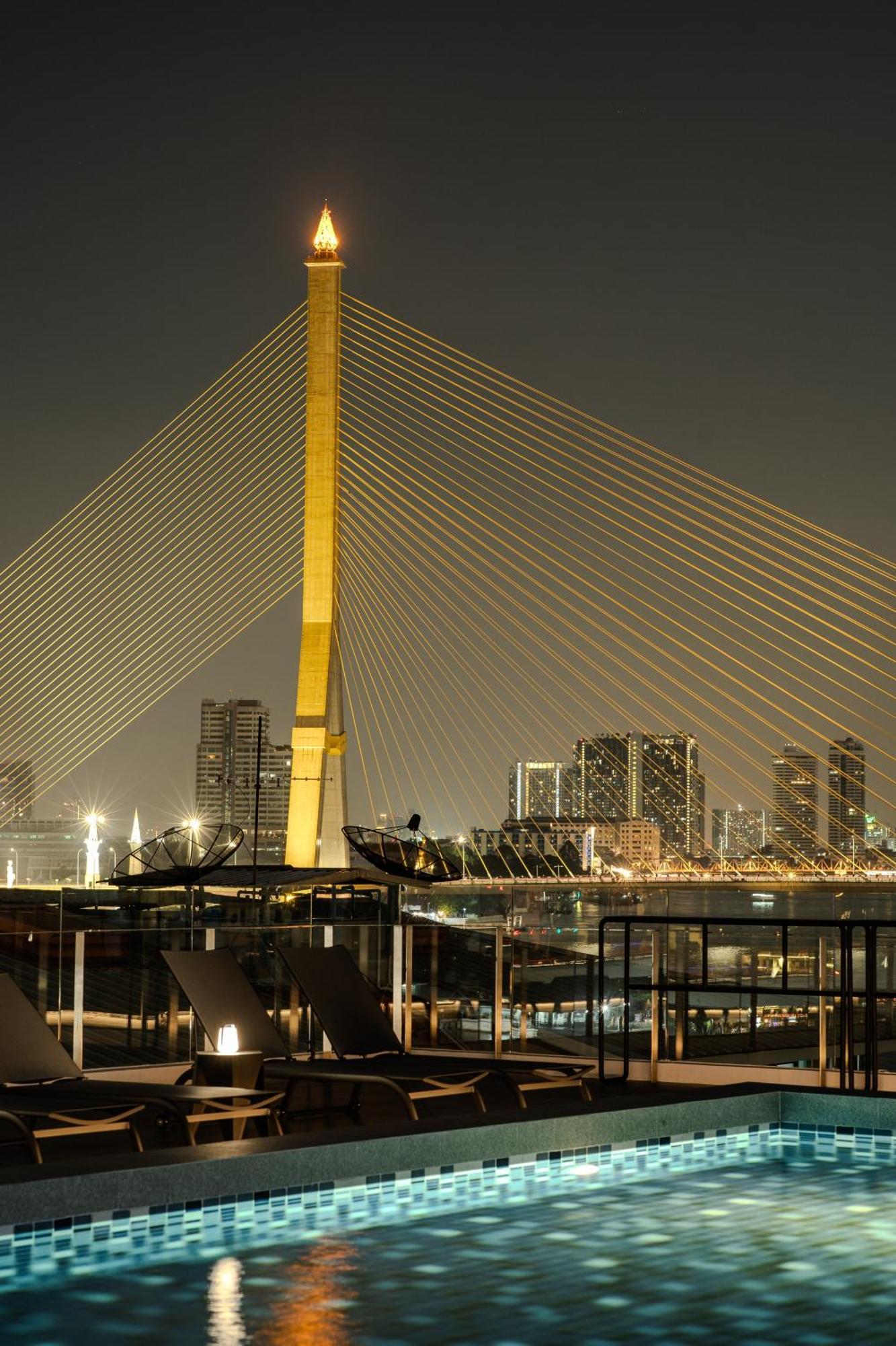 Hotel The Standardx, Bangkok Phra Arthit Exterior foto